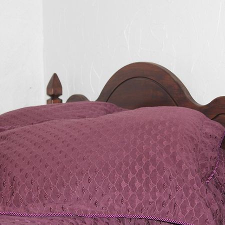 Krapi Guesthouse Treimani Habitación foto