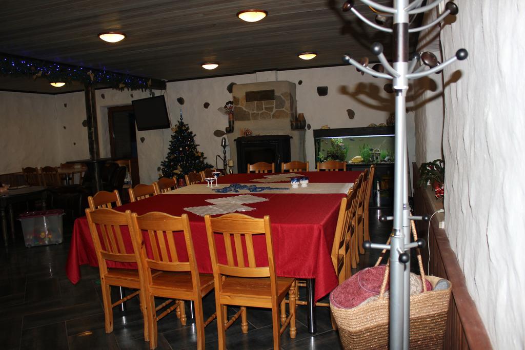 Krapi Guesthouse Treimani Habitación foto
