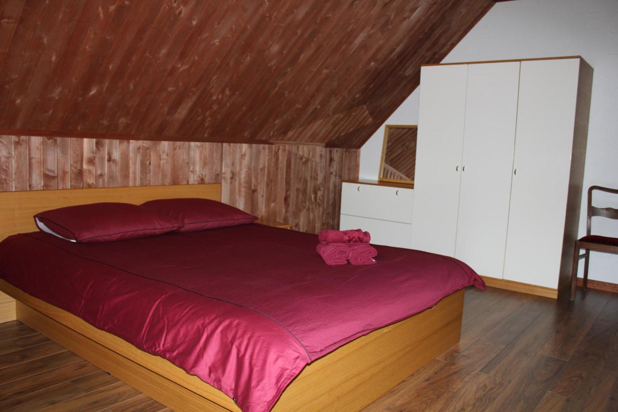 Krapi Guesthouse Treimani Habitación foto