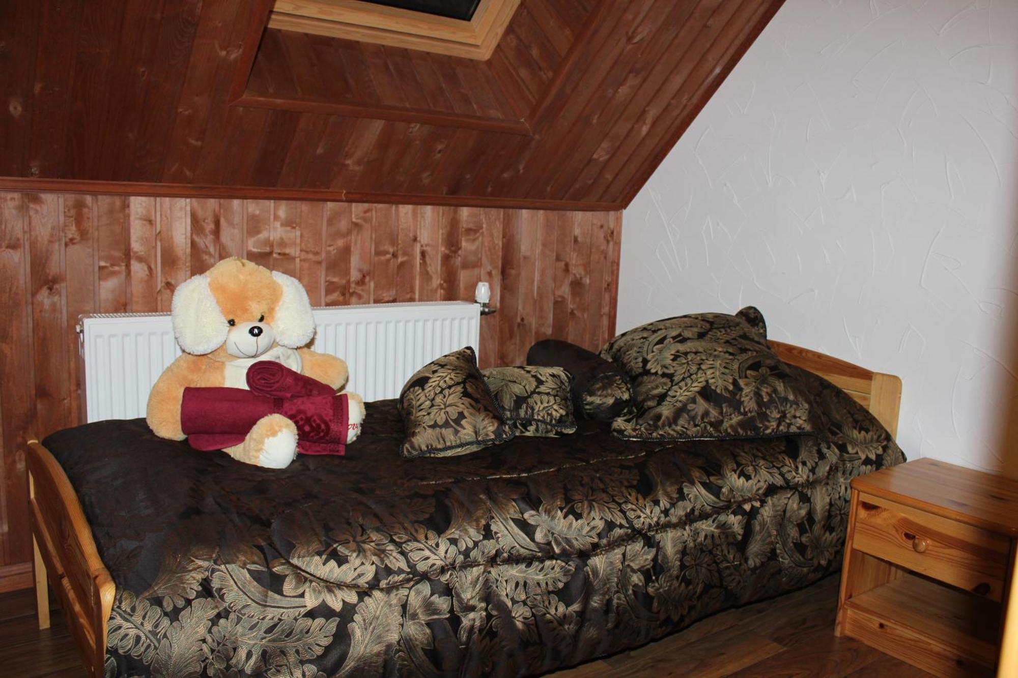 Krapi Guesthouse Treimani Habitación foto