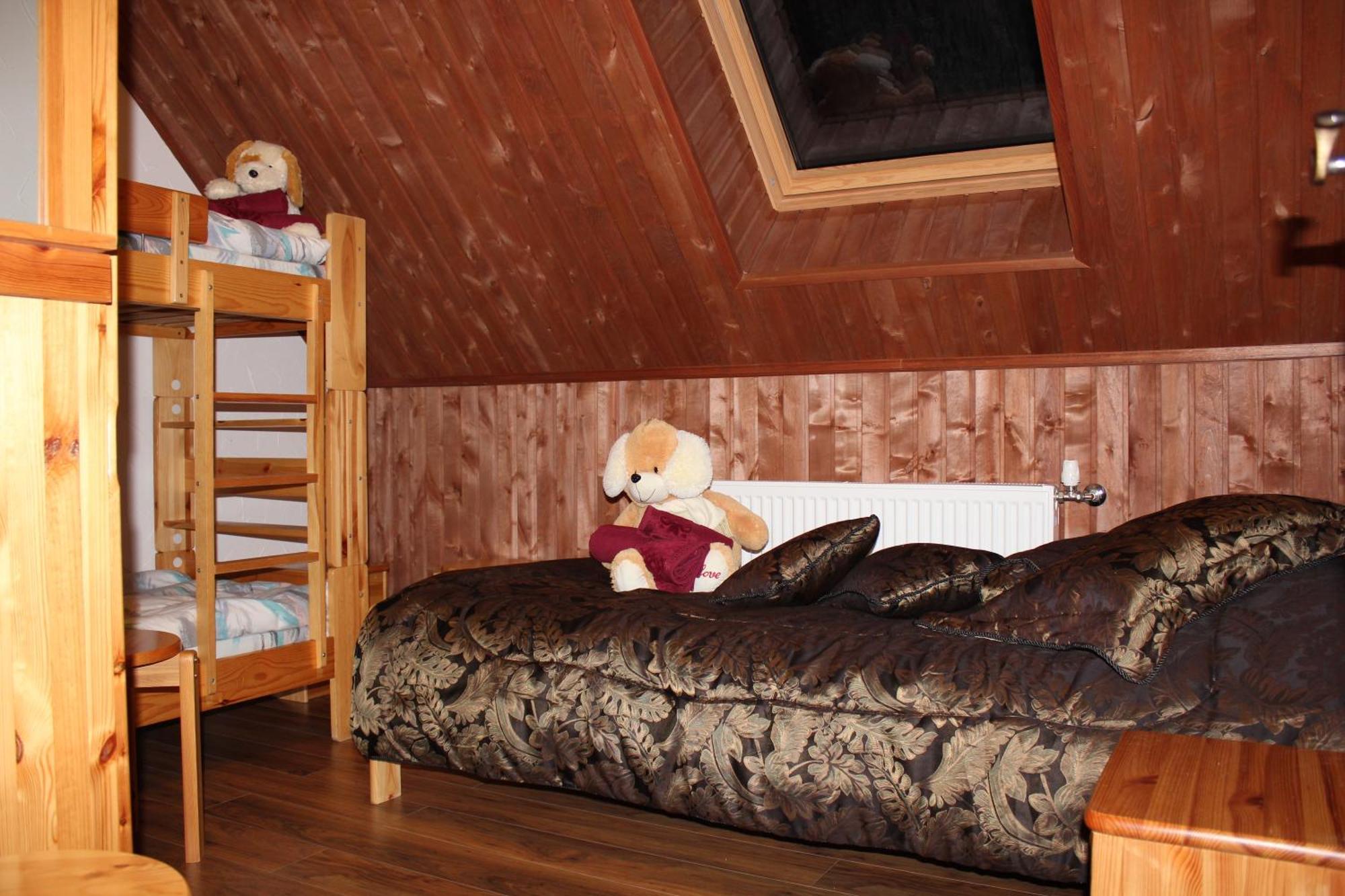 Krapi Guesthouse Treimani Habitación foto