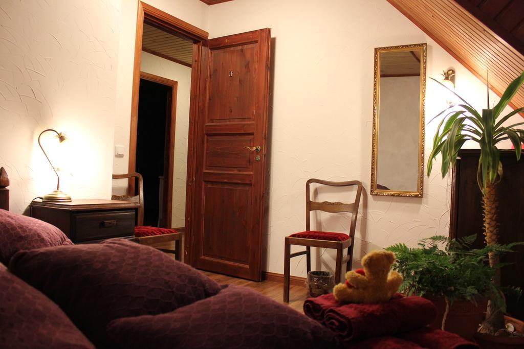 Krapi Guesthouse Treimani Habitación foto
