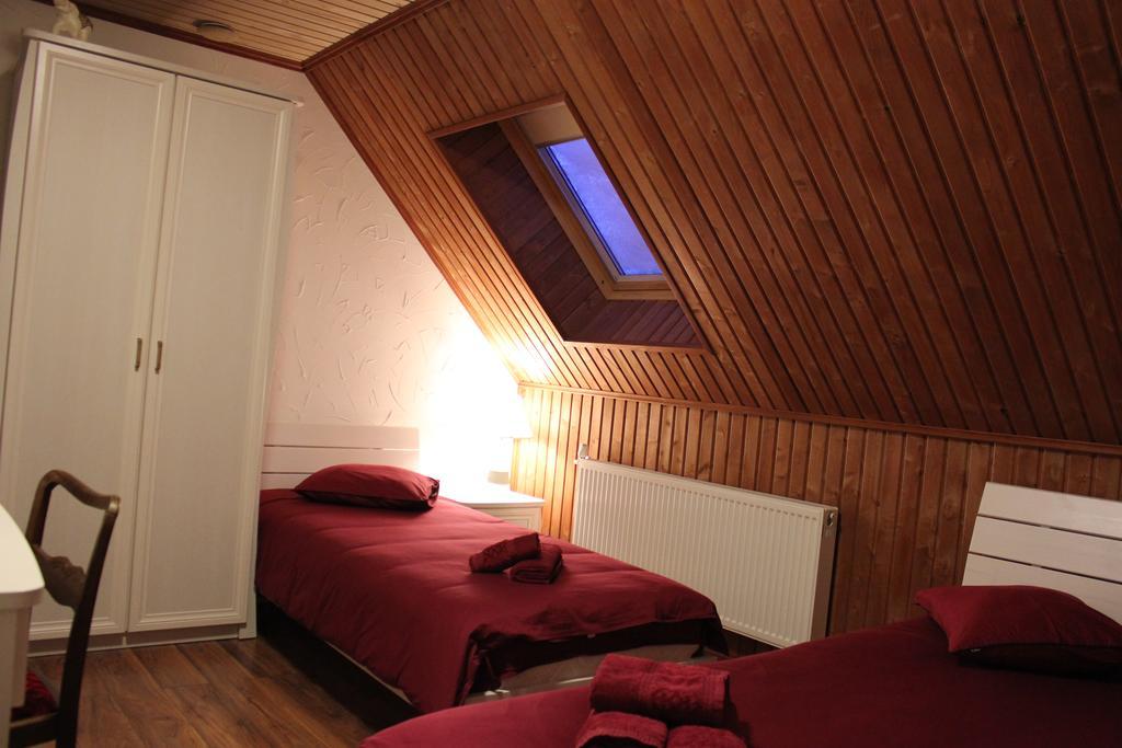 Krapi Guesthouse Treimani Habitación foto