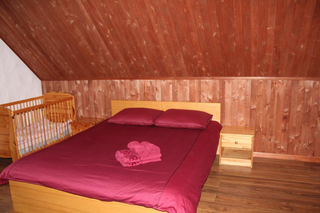 Krapi Guesthouse Treimani Habitación foto
