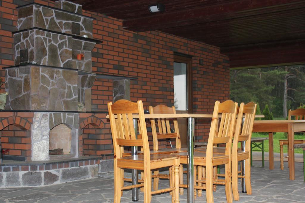 Krapi Guesthouse Treimani Habitación foto