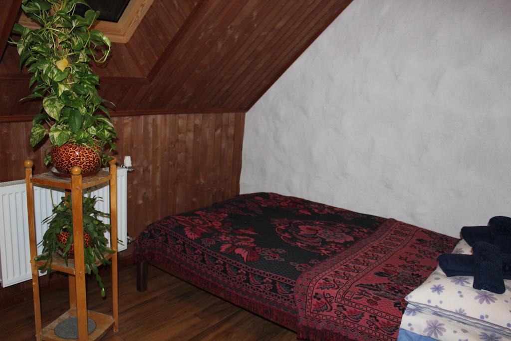 Krapi Guesthouse Treimani Habitación foto