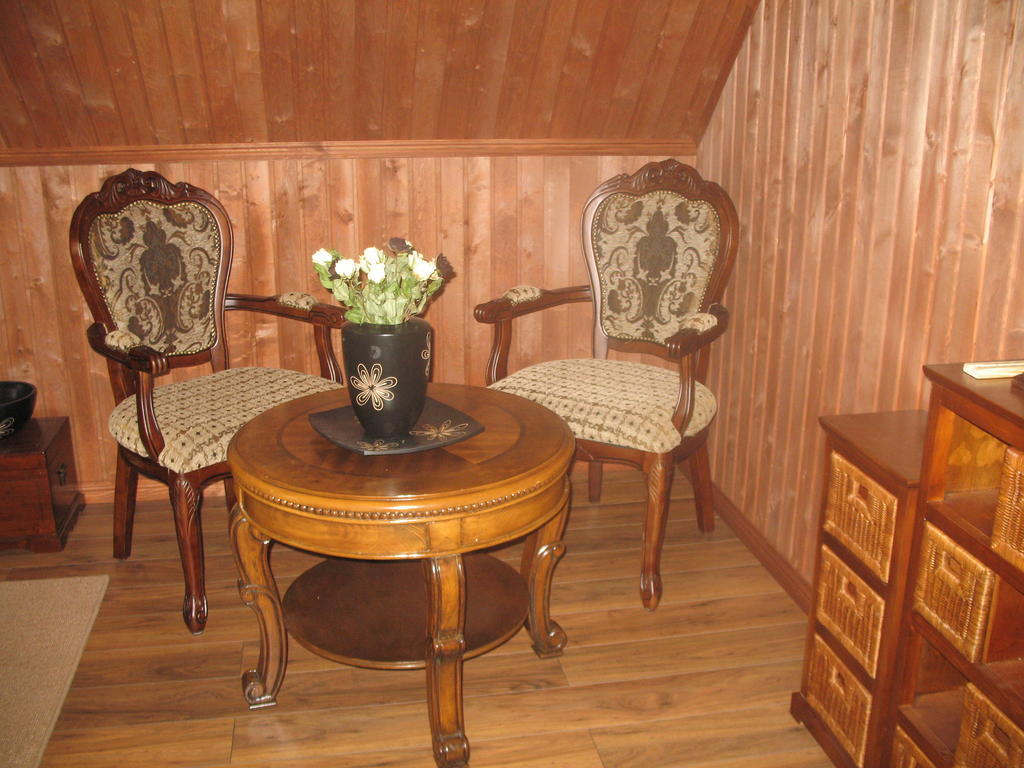 Krapi Guesthouse Treimani Habitación foto
