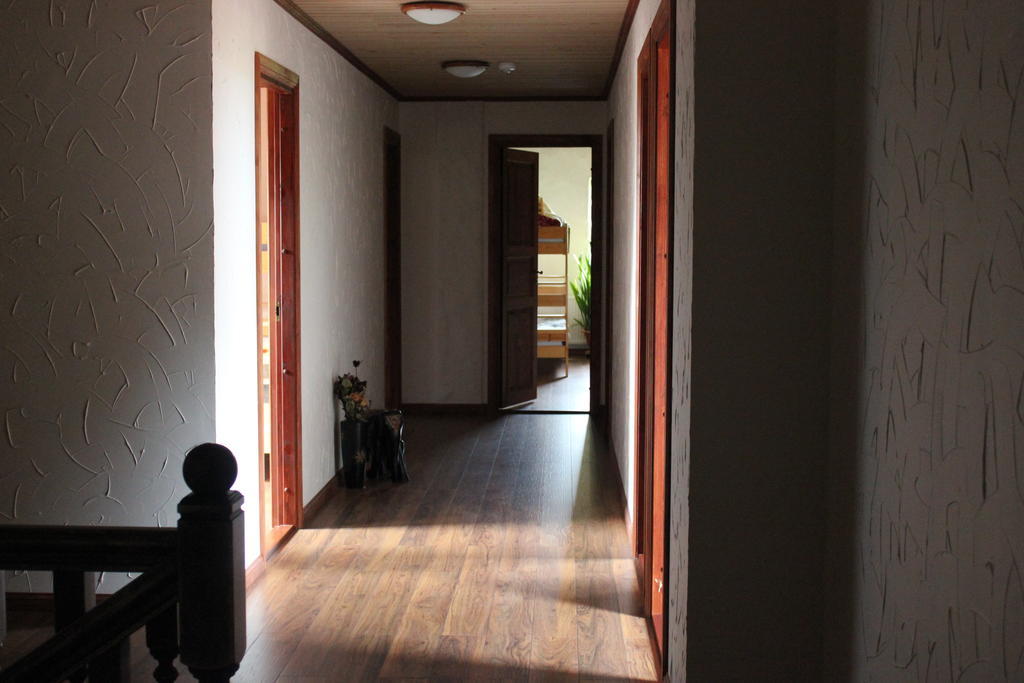 Krapi Guesthouse Treimani Habitación foto